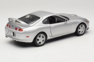 Toyota Supra A80 Plata Kyosho 1:18 8847 Metal - imagen 3 de 8