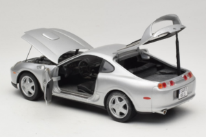 Toyota Supra A80 Plata Kyosho 1:18 8847 Metal - imagen 5 de 8