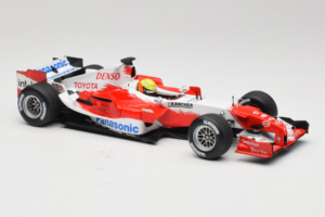 Toyota TF105 #17 R. Schumacher Panasonic Toyota Racing 2005 Minichamps 1:18 100050017 Metal - imagen 4 de 7
