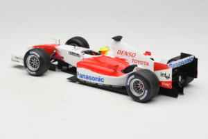 Toyota TF105 #17 R. Schumacher Panasonic Toyota Racing Showcar 2005 Minichamps 1:18 100050087 Metal - imagen 5 de 7