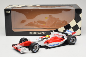 Toyota TF105 #17 R. Schumacher Panasonic Toyota Racing Showcar 2005 Minichamps 1:18 100050087 Metal - imagen 7 de 7