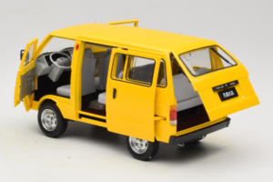 Toyota TJ110 Tianjin Huali Amarillo OEM 1:18 TOYOTA014 Metal - imagen 5 de 8