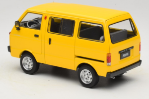 Toyota TJ110 Tianjin Huali Amarillo OEM 1:18 TOYOTA014 Metal - imagen 7 de 8