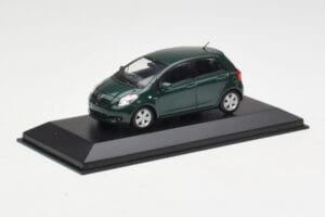 Toyota Yaris XP10 Oxford Green Minichamps 1:43 400166501 Metal - imagen 2 de 4