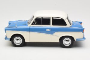 Trabant P50 Azul Claro Crema BoS Models 1:18 BOS035 Resina - imagen 3 de 6