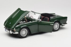 Triumph TR4 British Racing Green Revell 1:18 08827-T1 Metal - imagen 2 de 8
