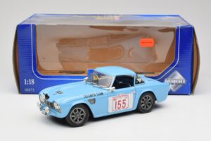 Triumph TR4 Rally Car Revell 1:18 8773 Metal - imagen 8 de 8