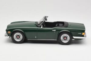 Triumph TR6 PI Verde Oscuro Minichamps 1:18 155132030 Metal - imagen 3 de 6