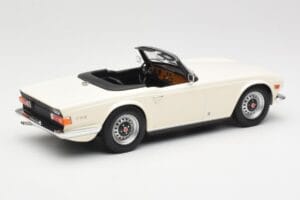 Triumph TR6 PI Blanco Minichamps 1:18 155132035 Metal - imagen 2 de 6