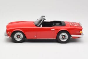Triumph TR6 PI Rojo Minichamps 1:18 155132031 Metal - imagen 3 de 6