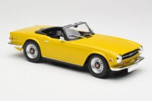 Triumph TR6 RHD Amarillo Minichamps 1:18 155132034 Metal - imagen 4 de 6