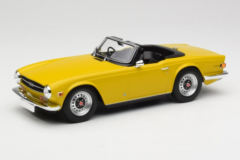 Triumph TR6 RHD Amarillo Minichamps 1:18 155132034 Metal