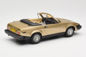 Triumph TR7 DHC Oro BoS Models 1:18 BOS221 Resina - imagen 2 de 6