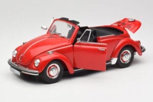 Volkswagen 1302 LS Cabriolet Rojo Revell 1:18 08470 Metal - imagen 2 de 8