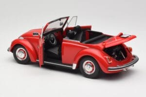 Volkswagen 1302 LS Cabriolet Rojo Revell 1:18 08470 Metal - imagen 5 de 8