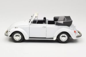 Volkswagen 1302 LS Cabriolet Blanco Revell 1:18 8415 Metal - imagen 4 de 8