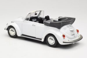 Volkswagen 1302 LS Cabriolet Blanco Revell 1:18 8415 Metal - imagen 7 de 8