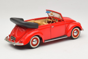 Volkswagen Beetle Descapotable Rojo Maisto 1:18 56010 Metal - imagen 3 de 8