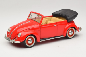 Volkswagen Beetle Descapotable Rojo Maisto 1:18 56010 Metal