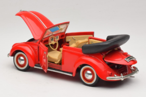 Volkswagen Beetle Descapotable Rojo Maisto 1:18 56010 Metal - imagen 5 de 8