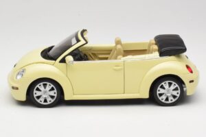 Volkswagen Beetle Descapotable Amarillo Gate 1:18 VW24108 Metal - imagen 4 de 8