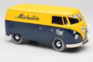 Volkswagen T1 Combi Michelin Negro & Amarillo Solido 1:18 9406 Metal - imagen 6 de 8