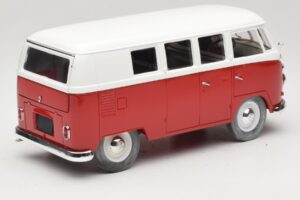 Volkswagen Combi T1 Rojo & Blanco Solido 1:18 8031 Metal - imagen 3 de 8
