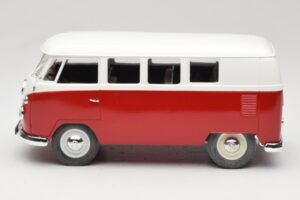 Volkswagen Combi T1 Rojo & Blanco Solido 1:18 8031 Metal - imagen 4 de 8