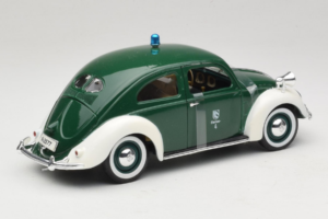 Volkswagen Export Sedan Police Maisto 1:18 56004 Metal - imagen 2 de 6