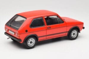 Volkswagen Golf GTI Mk1 Rojo Solido 1:18 8166 Metal - imagen 3 de 8