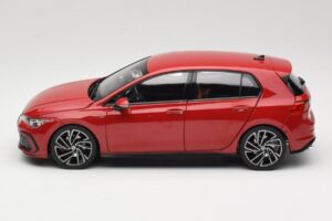 Volkswagen Golf GTI Mk8 Tornado Red Norev 1:18 188595 Metal - imagen 4 de 8