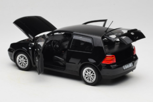 Volkswagen Golf GTI Mk4 Negro Norev 1:18 188574 Metal - imagen 5 de 8