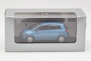 Volkswagen Golf Plus Mk5 Blue Metallic Minichamps 1:43 GOLF002 Metal - imagen 4 de 4