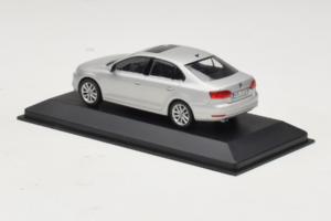 Volkswagen Jetta Mk6 Plata Minichamps 1:43 JETTA002 Metal - imagen 3 de 4