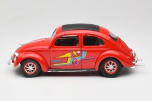 Volkswagen Escarabajo Rojo Solido 1:18 8306 Metal - imagen 4 de 8