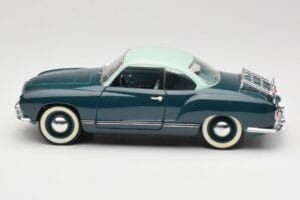 Volkswagen Karmann Ghia Azul Solido 1:18 8061 Metal - imagen 4 de 8