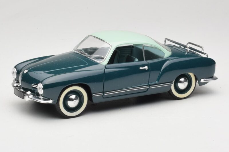 Volkswagen Karmann Ghia Azul Solido 1:18 8061 Metal