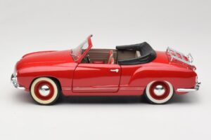 Volkswagen Karmann Ghia Cabriolet Rojo Solido 1:18 8058 Metal - imagen 4 de 8