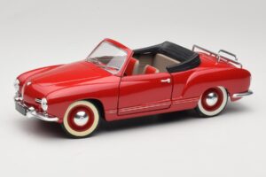 Volkswagen Karmann Ghia Cabriolet Rojo Solido 1:18 8058 Metal