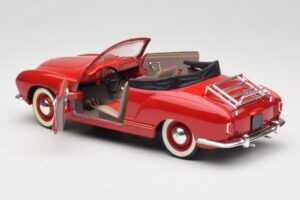 Volkswagen Karmann Ghia Cabriolet Rojo Solido 1:18 8058 Metal - imagen 7 de 8