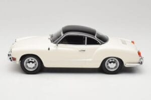 Volkswagen Karmann Ghia Crema Negro Minichamps 1:18 155054021 Metal - imagen 3 de 6