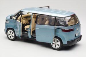 Volkswagen Microbus Concept Verde Claro Revell 1:18 08444 Metal - imagen 5 de 8