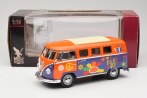 Volkswagen Microbus T1 Flower Power Road Signature 1:18 92329 Metal - imagen 8 de 8