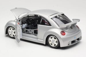 Volkswagen New Beetle RSi Plata Bburago 1:18 3306 Metal - imagen 5 de 8