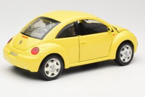 Volkswagen New Beetle Amarillo Bburago 1:18 BEETLE001 Metal - imagen 3 de 8