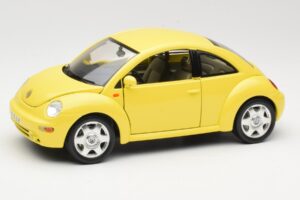 Volkswagen New Beetle Amarillo Bburago 1:18 BEETLE001 Metal