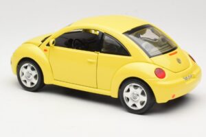 Volkswagen New Beetle Amarillo Bburago 1:18 BEETLE001 Metal - imagen 7 de 8