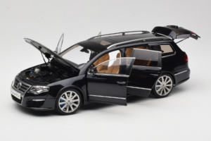 Volkswagen Passat B6 R36 Variant Negro NZG 1:18 KF044-4A Metal - imagen 2 de 8