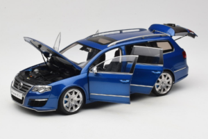 Volkswagen Passat B6 R36 Variant Azul NZG 1:18 KF044 Metal - imagen 2 de 9