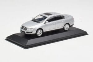 Volkswagen Passat B6 Plateado Minichamps 1:43 PASSAT003 Metal - imagen 2 de 4
